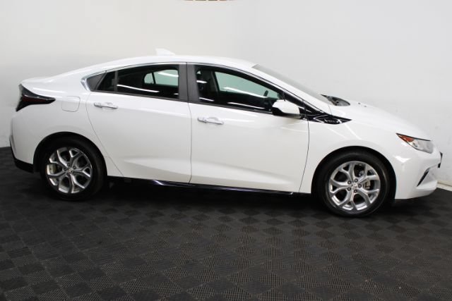 Used 2017 Chevrolet Volt Premier w/ Driver Confidence II Package FWD image 4