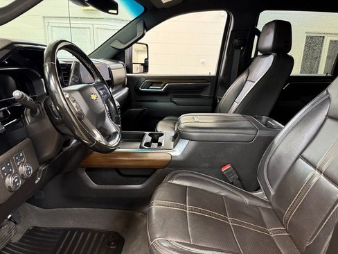 Used 2024 Chevrolet Silverado 3500 High Country w/ Z71 Off-Road Package AWD/4WD image 9
