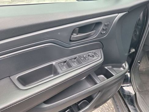 Used 2023 Honda Odyssey EX-L image 19
