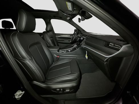 New 2026 Jeep Grand Cherokee Limited image 32