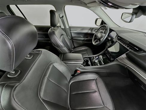 Used 2022 Jeep Grand Cherokee L Limited image 7