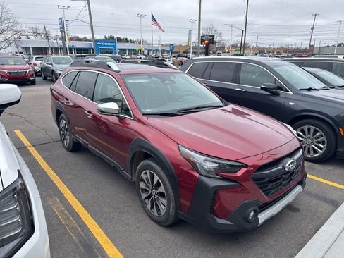 Used 2025 Subaru Outback Touring image 2