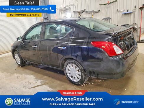 Used 2015 Nissan Versa SV FWD image 3
