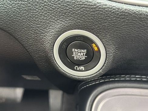 Used 2023 Dodge Challenger R/T image 5