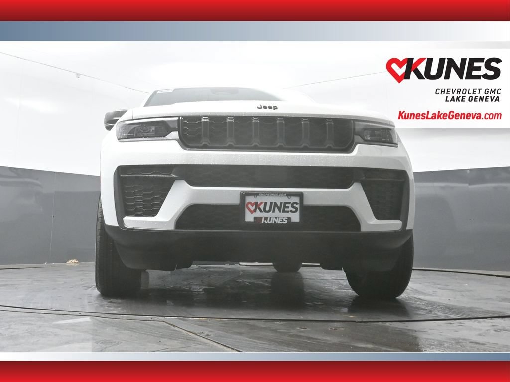 Used 2026 Jeep Grand Cherokee Altitude AWD/4WD image 45