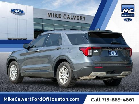 Used 2026 Ford Explorer Active w/ Active Comfort Package RWD image 3