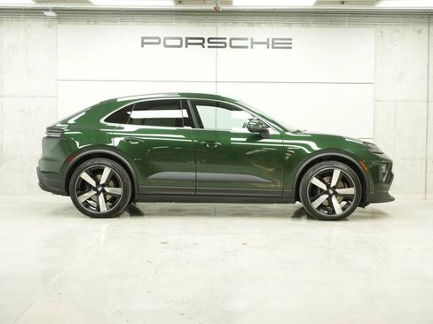 New 2026 Porsche Macan 4S Electric AWD/4WD image 8