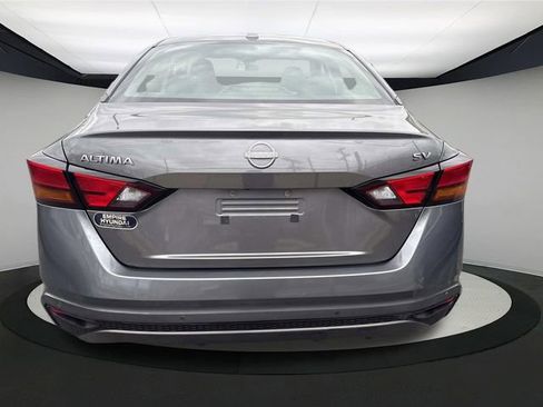 Used 2024 Nissan Altima 2.5 SV image 5