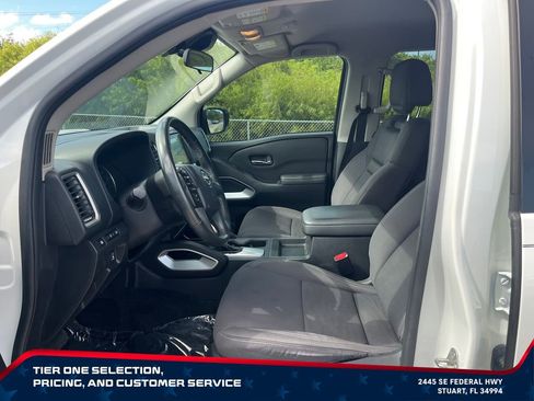 Used 2022 Nissan Frontier SV w/ Technology Package RWD image 12