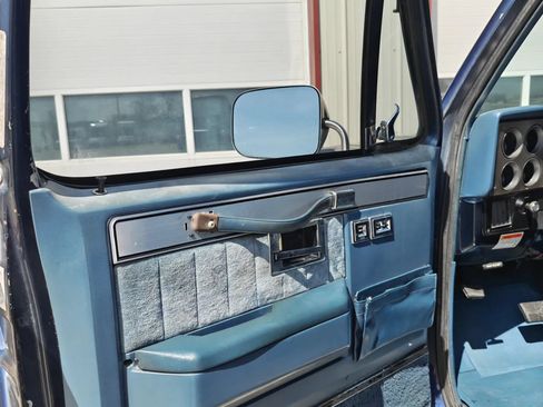 Used 1989 Chevrolet Blazer 4WD image 4