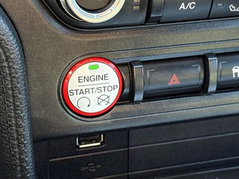 Used 2015 Ford Mustang Coupe RWD image 13