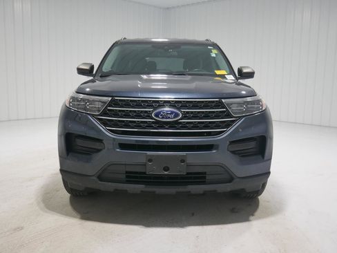 Certified 2022 Ford Explorer XLT w/ Class IV Trailer Tow Package image 2