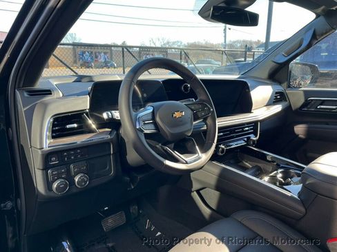 Used 2026 Chevrolet Suburban LT image 15