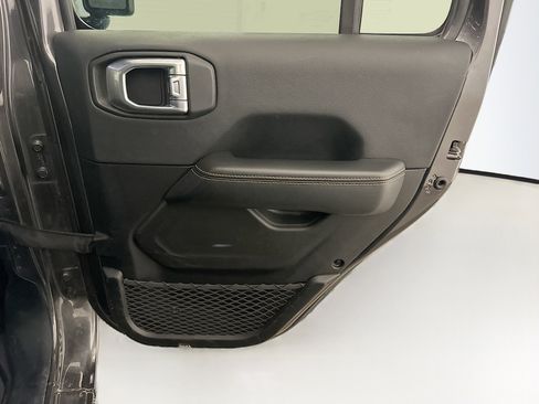 Used 2025 Jeep Wrangler Sahara image 30