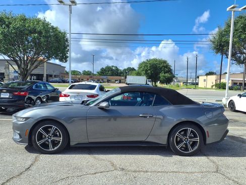 Used 2025 Ford Mustang Premium RWD image 24
