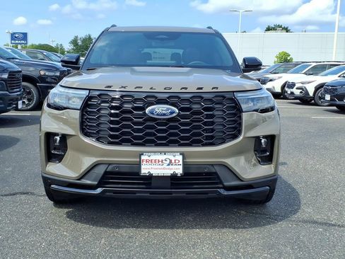 Used 2026 Ford Explorer ST-Line w/ ST-Line Street Pack AWD/4WD image 2