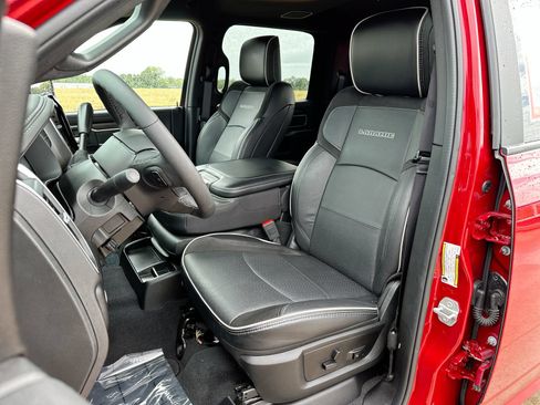 Used 2026 RAM 2500 Laramie AWD/4WD image 11