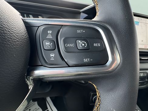 Used 2024 Jeep Wrangler High Altitude AWD/4WD image 21