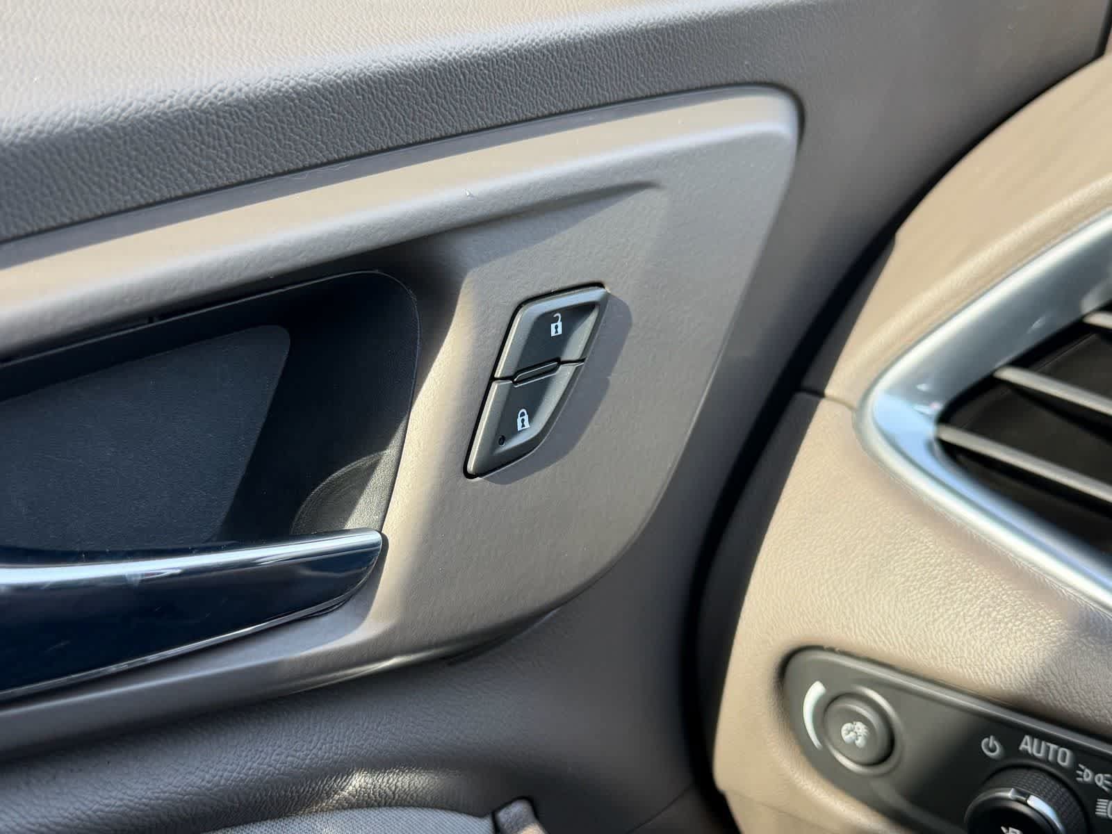 Used 2020 Chevrolet Malibu LT FWD image 13