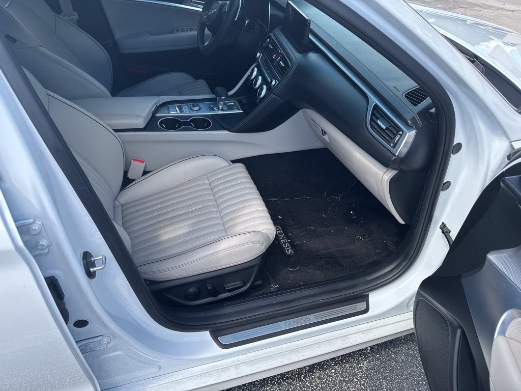 Used 2023 Genesis G70 3.3T RWD image 7