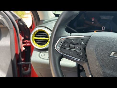 Used 2024 Chevrolet Trax ACTIV w/ Sunroof Package FWD image 13