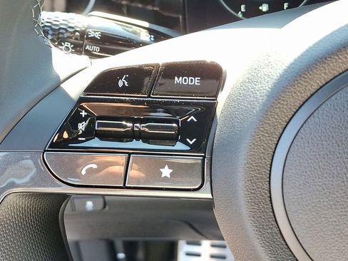 New 2025 Hyundai Elantra SEL image 11