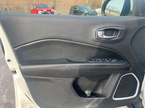 Used 2019 Jeep Compass Limited image 13