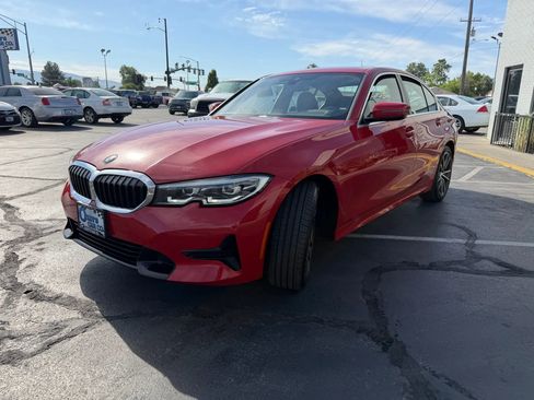 Used 2019 BMW 330i Sedan w/ Convenience Package RWD image 3