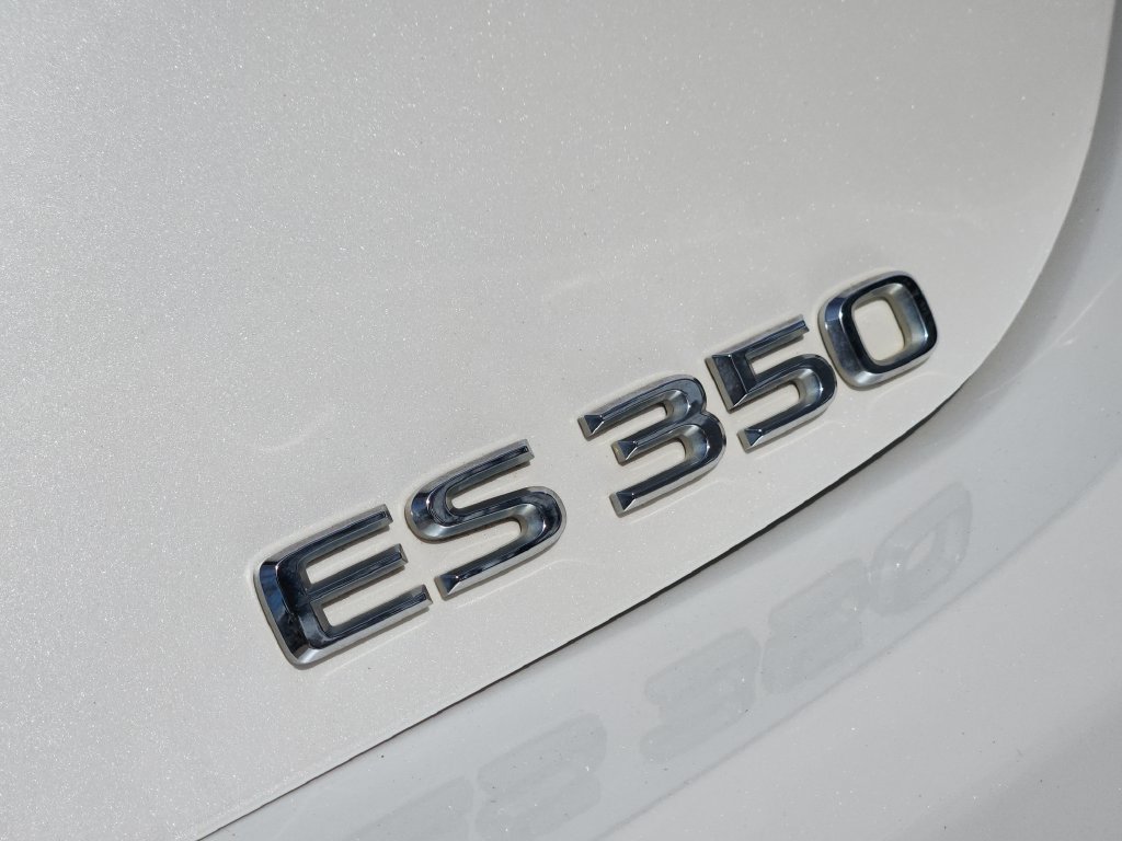 Used 2021 Lexus ES 350 Ultra Luxury w/ Accessory Package 2 FWD image 21