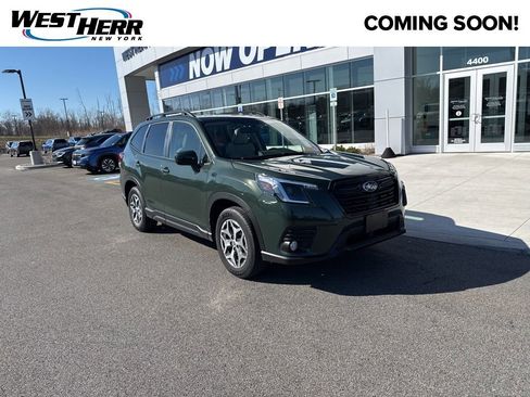 Used 2023 Subaru Forester Premium image 1