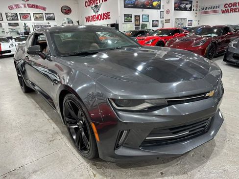 Used 2018 Chevrolet Camaro LT image 4