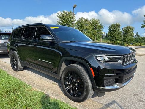 Used 2025 Jeep Grand Cherokee L Laredo w/ Luxury Tech Group I AWD/4WD image 2