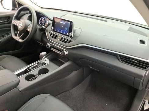 Used 2025 Nissan Altima 2.5 S FWD image 19