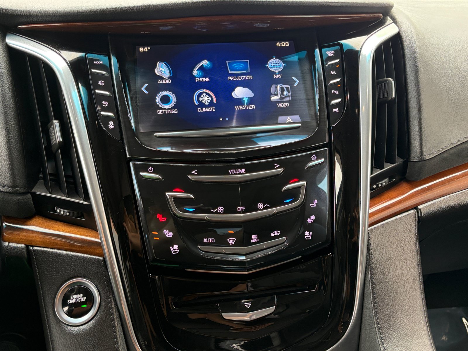 Used 2017 Cadillac Escalade Luxury AWD/4WD image 22