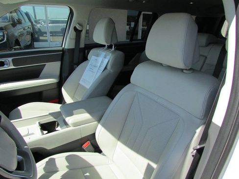 Used 2025 Hyundai Santa Fe SEL AWD/4WD image 14