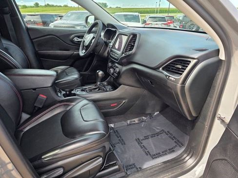 Used 2022 Jeep Cherokee Trailhawk w/ Sound & Nav Group AWD/4WD image 17