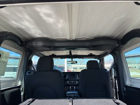 Used 2023 Jeep Wrangler Sport image 34