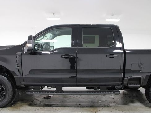 New 2026 Ford F250 Lariat w/ Black Appearance Package image 5