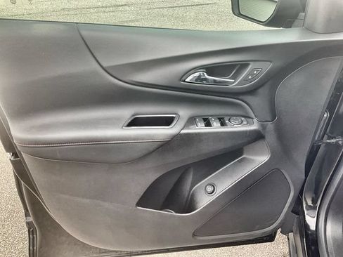 Used 2022 Chevrolet Equinox RS w/ LPO, Floor Liner Package AWD/4WD image 21