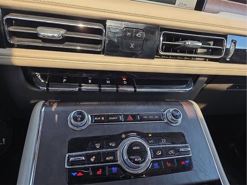 Used 2022 Lincoln Aviator Reserve w/ Elements Package Plus image 15