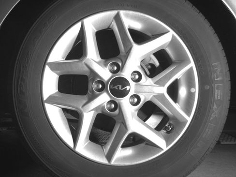 Used 2025 Kia Soul LX w/ LX Technology Package FWD image 14