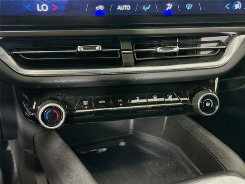 Used 2025 Chevrolet Equinox EV LT w/ LPO, All-Weather Mat Package FWD image 11