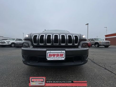 Used 2017 Jeep Cherokee Latitude w/ Comfort & Sound Group image 29