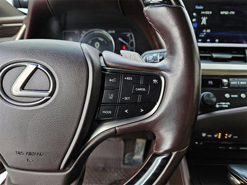Used 2019 Lexus ES 300h w/ Premium Package image 12
