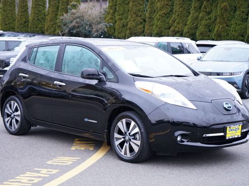Used 2017 Nissan Leaf SL w/ Premium Package image 4