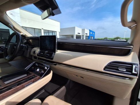 Used 2019 Lincoln Navigator L Reserve AWD/4WD image 15