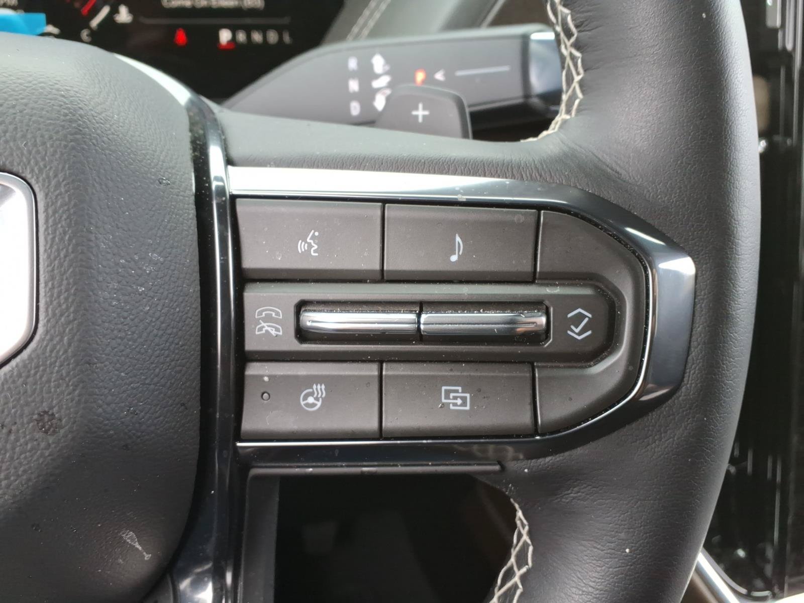 Used 2026 GMC Yukon Denali Ultimate AWD/4WD image 34
