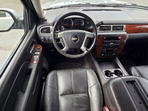 Used 2012 Chevrolet Suburban LT w/ Luxury Package AWD/4WD image 19