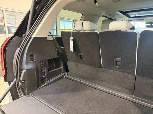 New 2026 Ford Expedition Platinum image 11