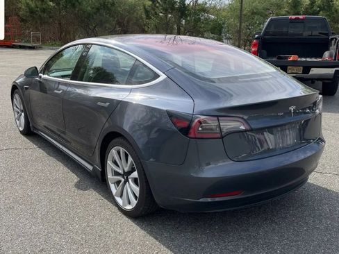 Used 2018 Tesla Model 3 Long Range RWD image 2
